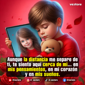 Ilustración digital de un niño con suéter rojo abrazando a un osito de peluche con un corazón, mientras sostiene un cuadro con la foto de una niña sonriente, ambientado sobre un fondo rojo con rosas.