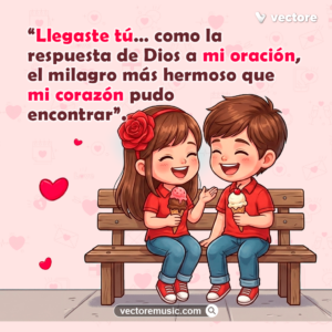 Pareja de niños animados comiendo conos de helado mientras sonríen sentados en una banca de madera. Imagen romántica con frases sobre respuestas de Dios y milagros de amor.