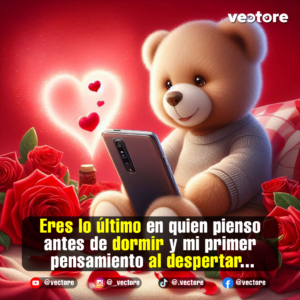 Un osito de peluche sentado vistiendo un suéter beige mientras sostiene un teléfono inteligente. Al fondo resalta un gran corazón luminoso con pequeños corazones rojos flotando en su interior, enmarcado por rosas rojas en primer plano.